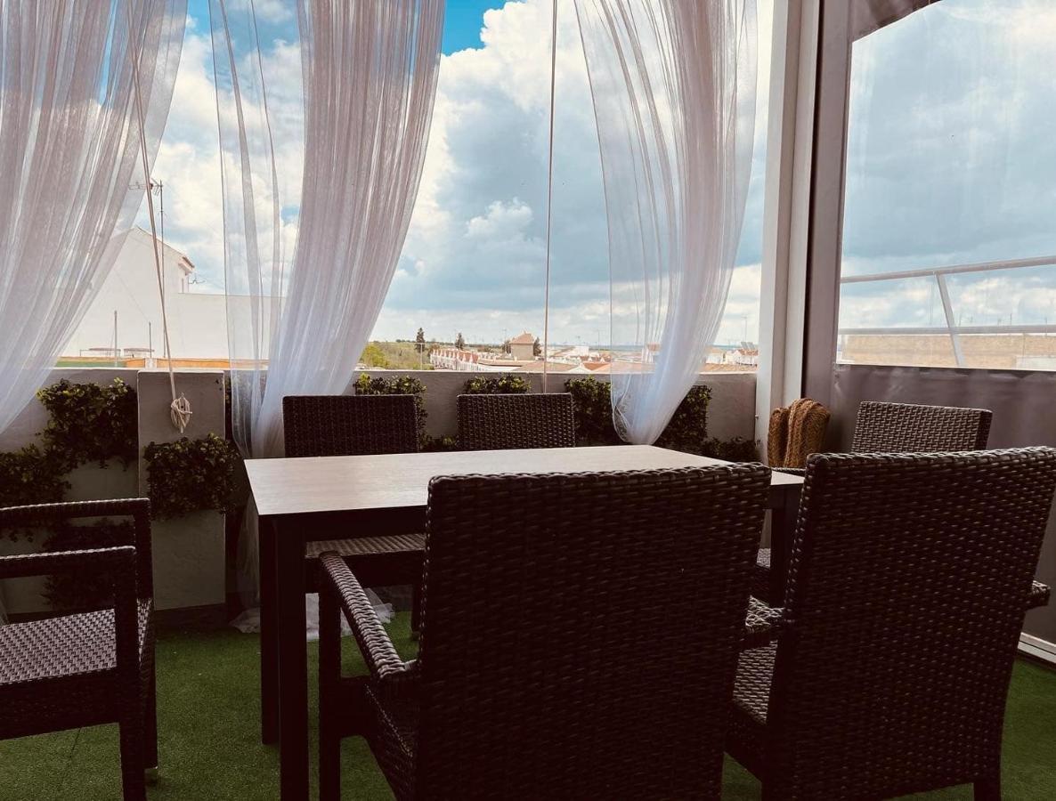 Novo Apartahotel & Restaurante Las Cabezas de San Juan Zewnętrze zdjęcie